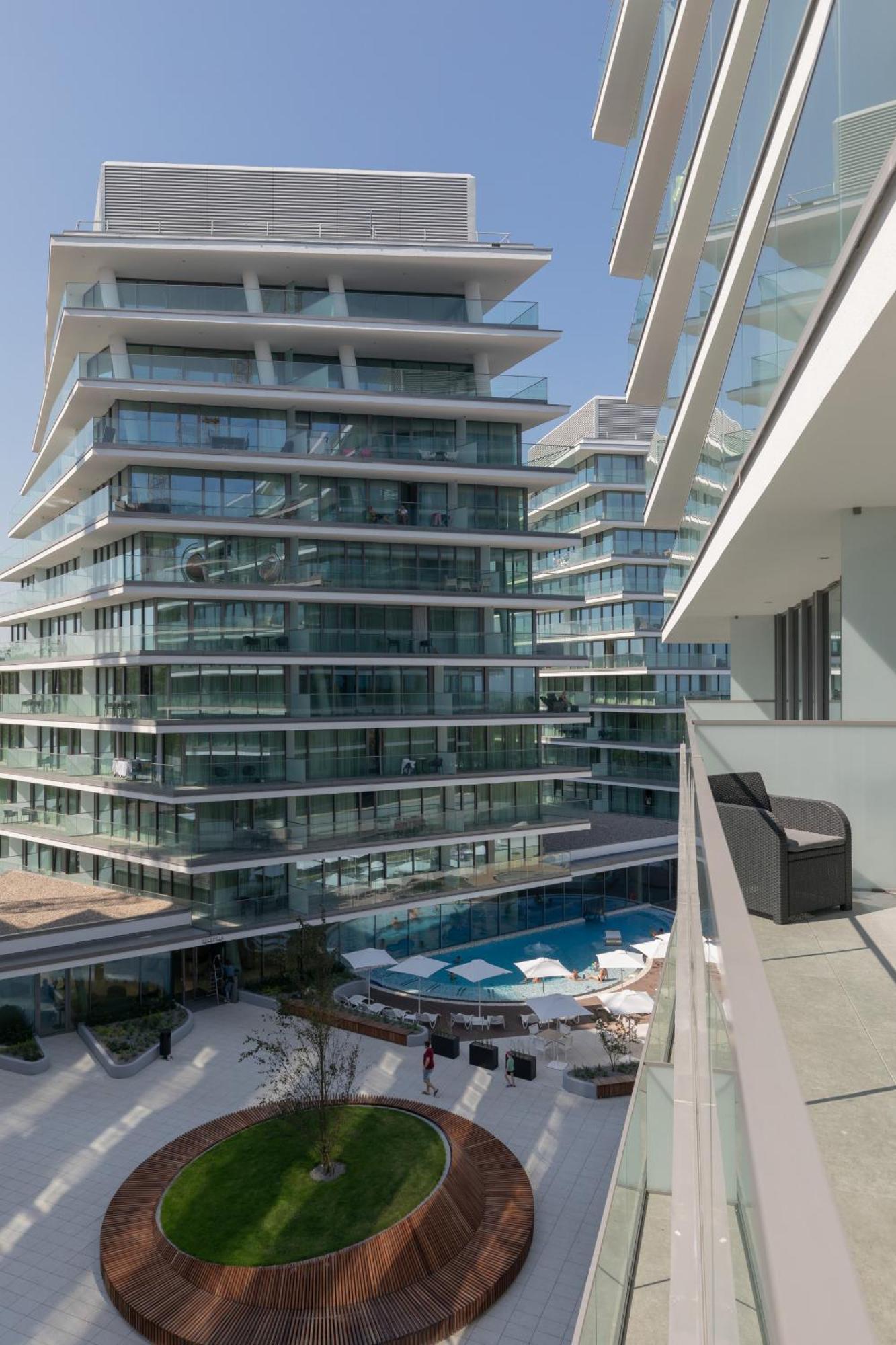 Royal Waves Resort & Spa - Apartment With Parking By Noclegi Renters مينززدرويه المظهر الخارجي الصورة